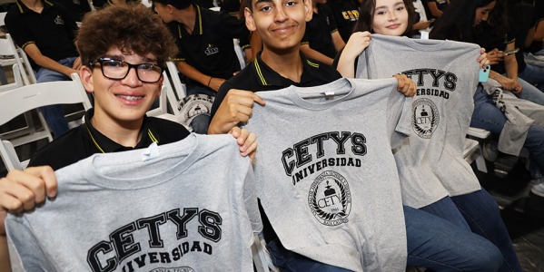 Dan bienvenida a estudiantes de nuevo ingreso con entrega de becas en CETYS Ensenada